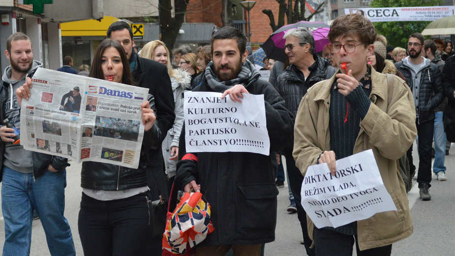 Završen peti protest, novi sutra u 12 sati (VIDEO) 2 Završen peti protest, novi sutra u 12 sati (VIDEO) 2