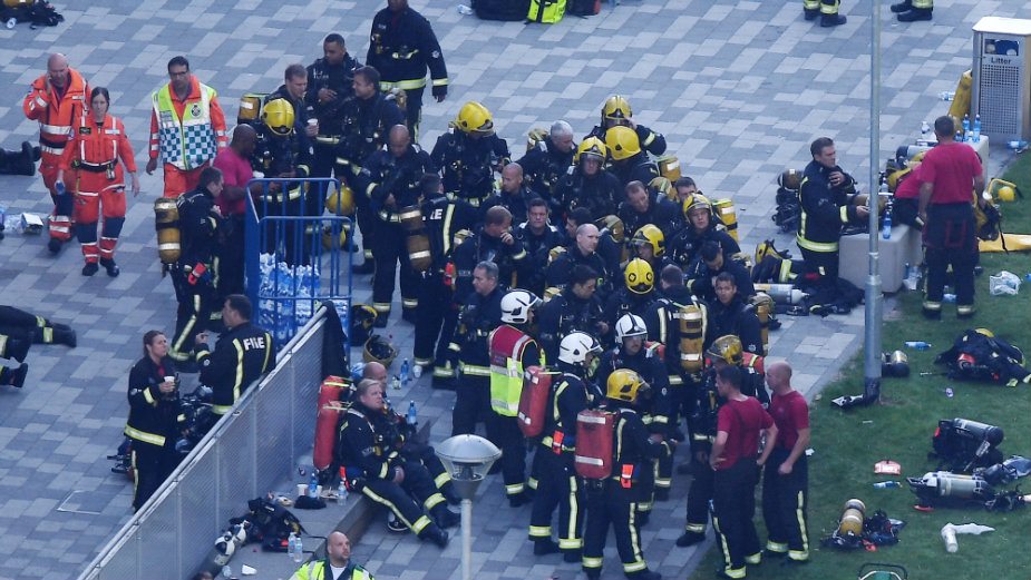 Više od 70 povređenih u požaru u Londonu, 12 mrtvih (VIDEO) 4