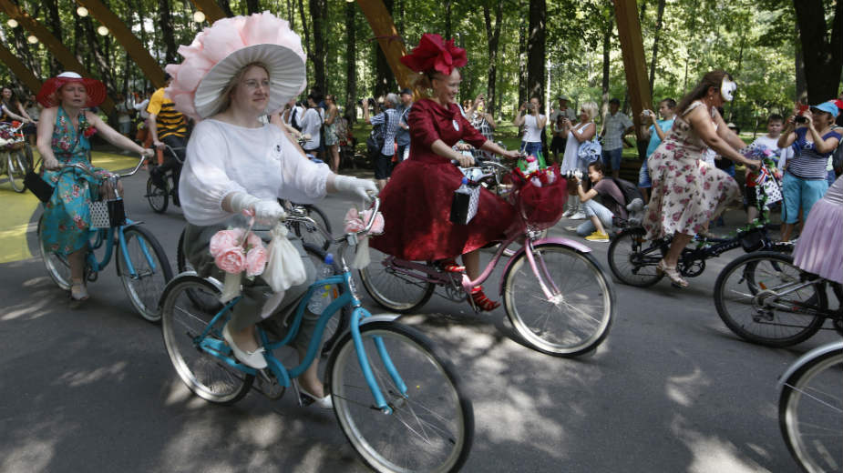 Parada dama na biciklima u Moskvi (FOTO) 3
