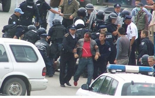 Jedan poginuo tokom protesta, zaseda Savet za nacionalnu bezbednost (video) 1 Jedan poginuo tokom protesta, zaseda Savet za nacionalnu bezbednost (video) 1