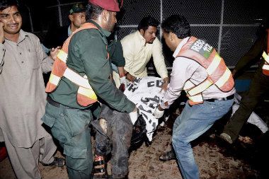 Napad u vreme protesta pristalica šerijatskog zakona 1