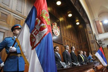 Noćno debatovanje, nemoćna opozicija i poslanici ćutolozi 1