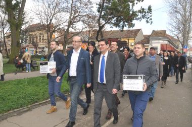 SNS "ekspresno" prva na listi 1 SNS "ekspresno" prva na listi 1