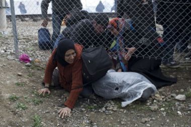 Do kraja nedelje najmanje 1.000 izbeglica "zaglavljeno" u Srbiji 1