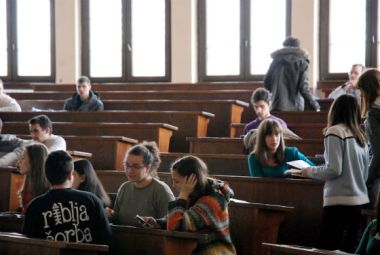 Bogatiji lakše do studija 1