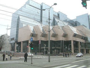 Banke u Srbiji zaradile 61 milion evra 1