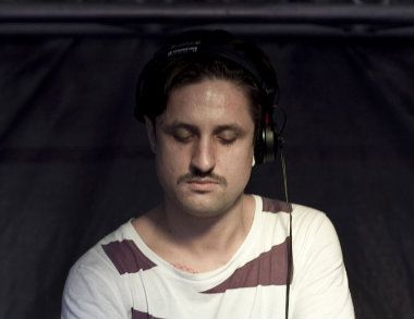 Garbage predstavlja novu pesmu "Empty" 1