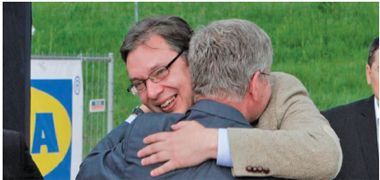 Vučić kupuje oklagiju u IKEA 1