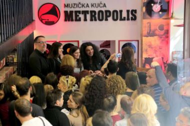 Nemanja Radulović se družio sa svojim fanovima u Beogradu 1