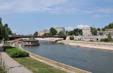 Direktora od suspenzije čuvaju izbori 1