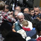Papa sa izbeglicama u Grčkoj 8