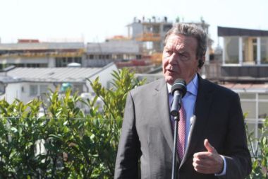 Šreder: Priština će morati da ukine tarife namenjene Srbiji 1