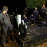 Direktor čiji radnici noći provode na groblju podneo ostavku 8