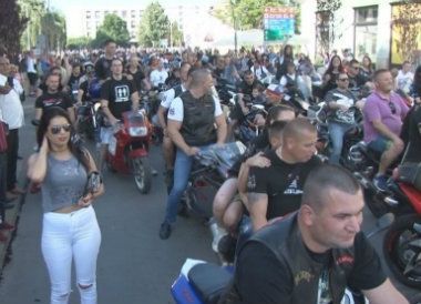 Bajkeri protutnjali Šapcem 1