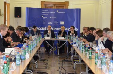 "Za bolju saradnju civilnog sektora i vlasti" 1 "Za bolju saradnju civilnog sektora i vlasti" 1