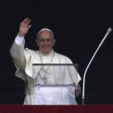 Papa Franja pozvao šefove naftne industrije da pređu na čista goriva 6