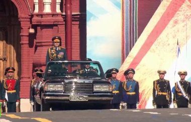 PUTIN: Dan pobede državni i porodični praznik 1