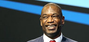 Filadelfija prva bira, Mutombo preduhitrio Draft 1