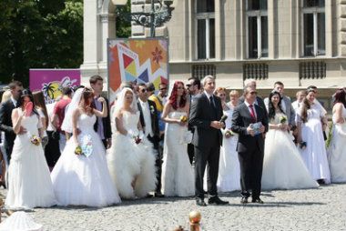 Kolektivno venčanje za 110 mladenaca 1
