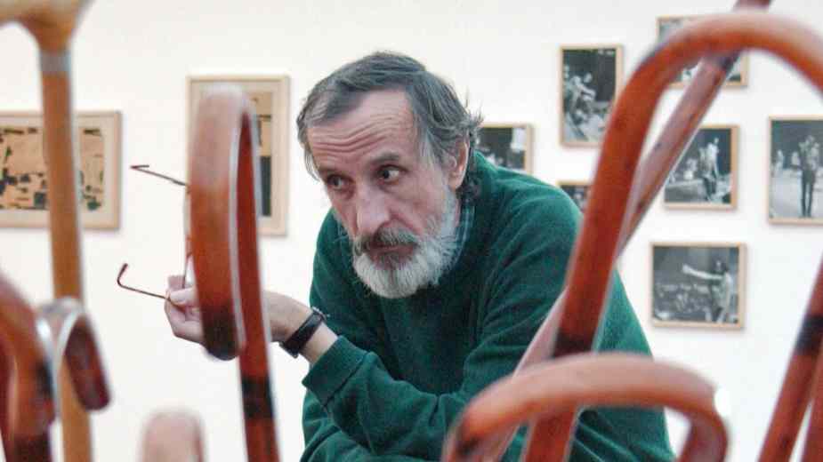 Raša Todosijević:Podilaženje polupismenoj i materijalno upropašćenoj svetini 1