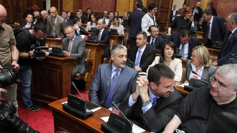 Vlast i opozicija: Parlament već osudio zločine 1