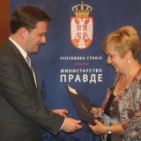 Država većinu od 2,86 miliona evra dala sebi 2