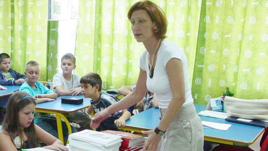 Javni sektor za tri godine smanjen za 70.000 zaposlenih 1