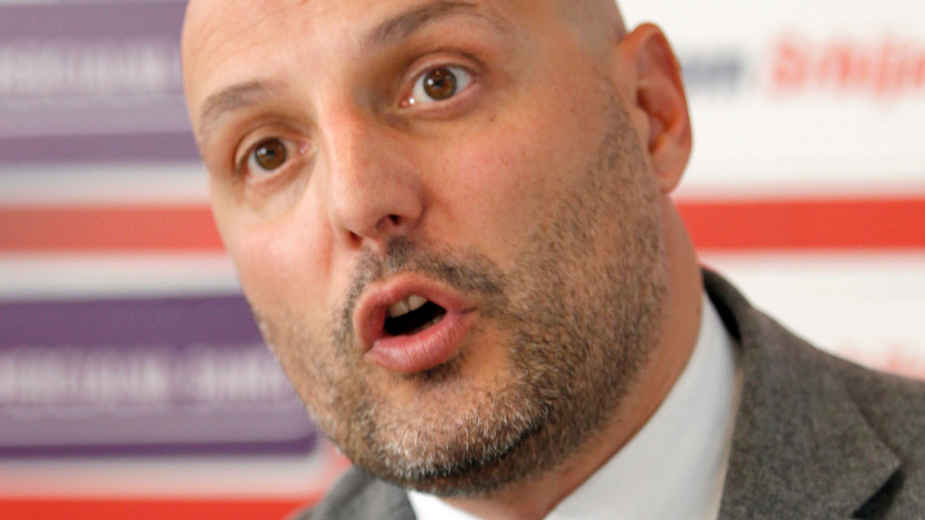 Može li Sale na oba polja istovremeno? 1