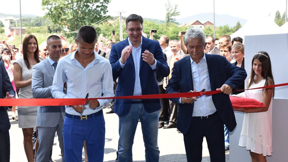 Vučić: Nadam se da će moj sin postati radnik 1