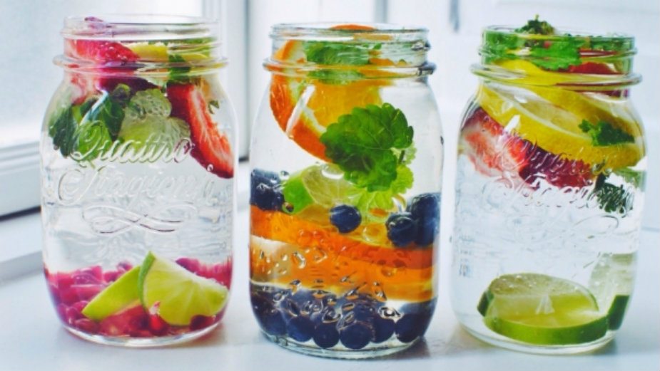 Aromatizovana voda: Hidratacija s ukusom voća i začina 1