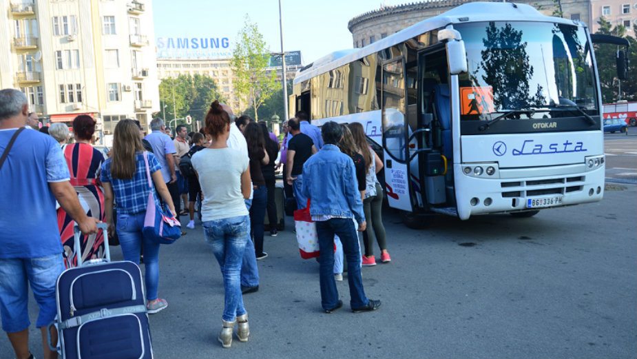 „Autobus sreće” dvanaesti put povezao decu na letovanje u Zambratiju 1