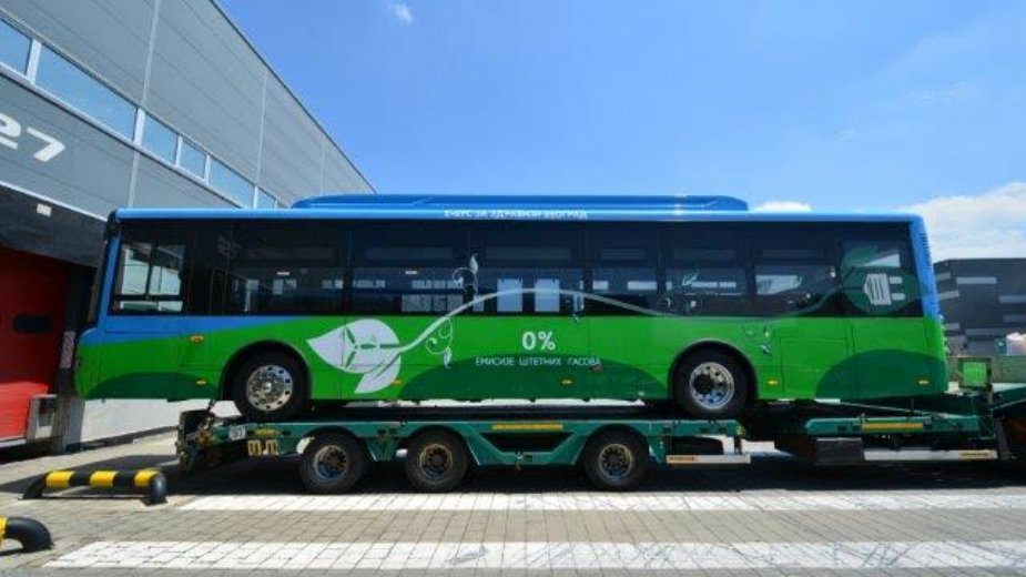 Vesić: Stigli električni autobusi 1