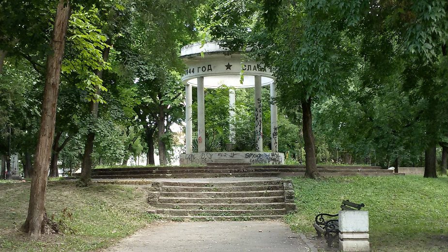 Rotondi skinuli bakrenu oplatu 1 Rotondi skinuli bakrenu oplatu 1