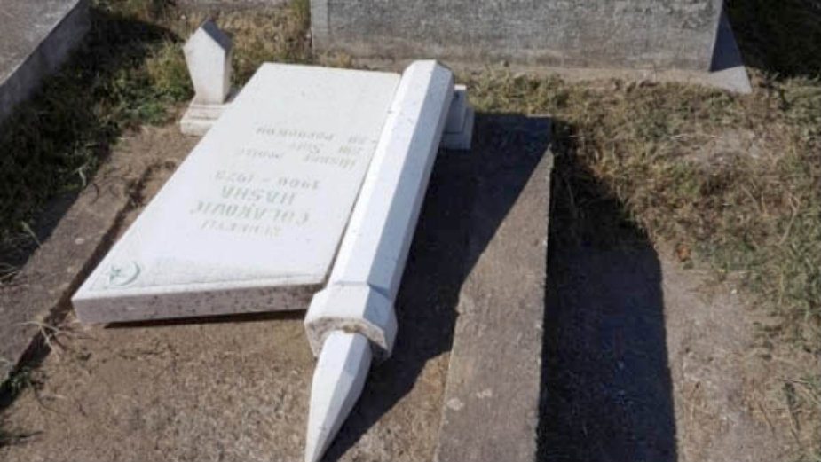 Preduzetnici besplatno obnovili spomenike 1 Preduzetnici besplatno obnovili spomenike 1