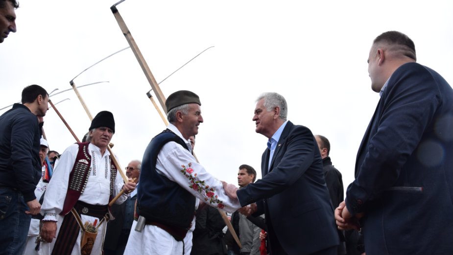 Nikolić: Okrenimo se selu 1