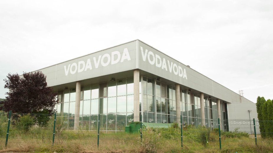 "Vodavoda" i u staklenoj boci 1 "Vodavoda" i u staklenoj boci 1