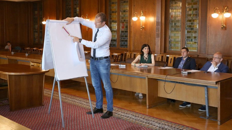 Međunarodni konkurs do kraja septembra 1
