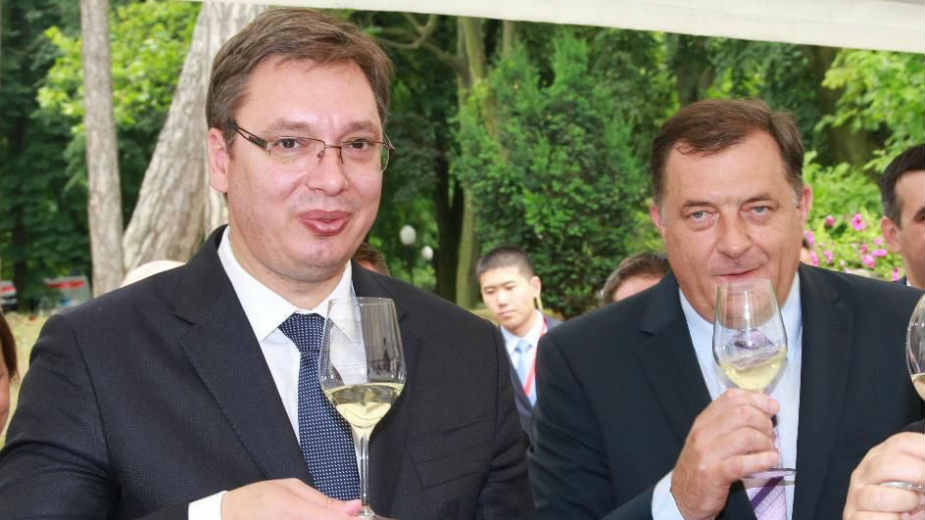 Vučić će tražiti od Dodika da odustane od referenduma 1