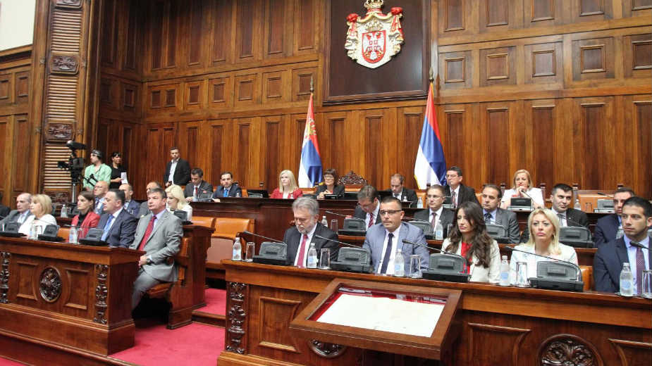 Vlada položila zakletvu, prva sednica sutra u 6:30 1