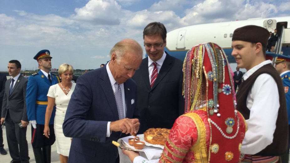 Bajden: Još smo bliži prijatelji 1