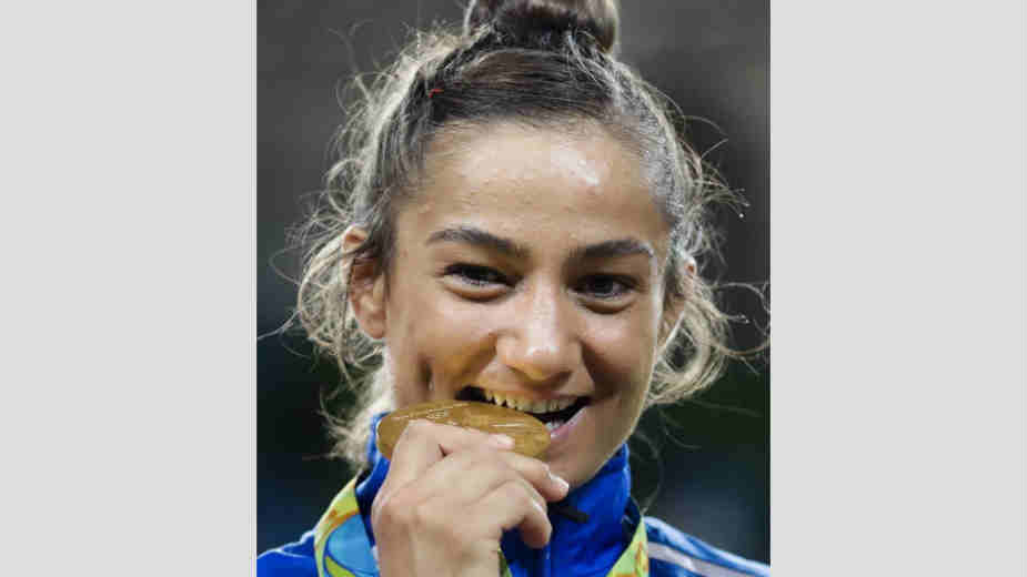 Između politike i sporta 1