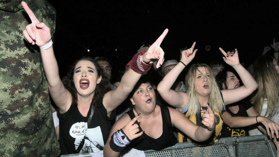 Beer Fest: Ušće prkosilo nebu uz Sevdah i Dubiozu 2