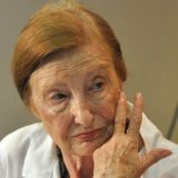 "Lakše je pobeći iz života, teško je izneti ga na svojoj grbači do kraja": Kako je govorila Latinka Perović? 5