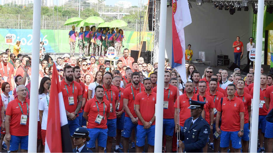 Podignuta zastava Srbije u Riju 1