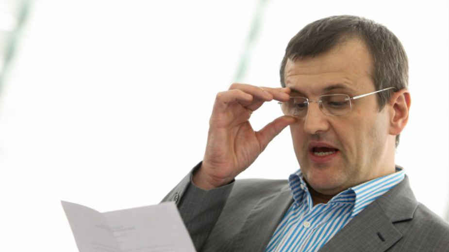 Dan Preda: Molim Vučića da ubedi Dodika da odustane 1