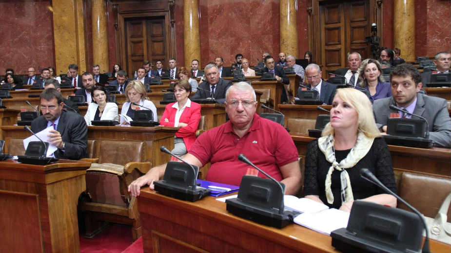 Oštra polemika Vučića i opozicije 3