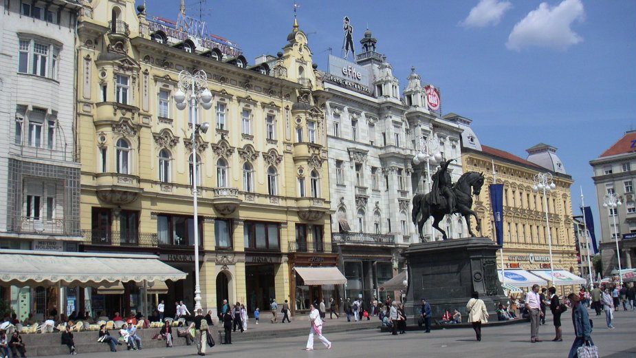 Troje povređenih na protestu u Zagrebu 1