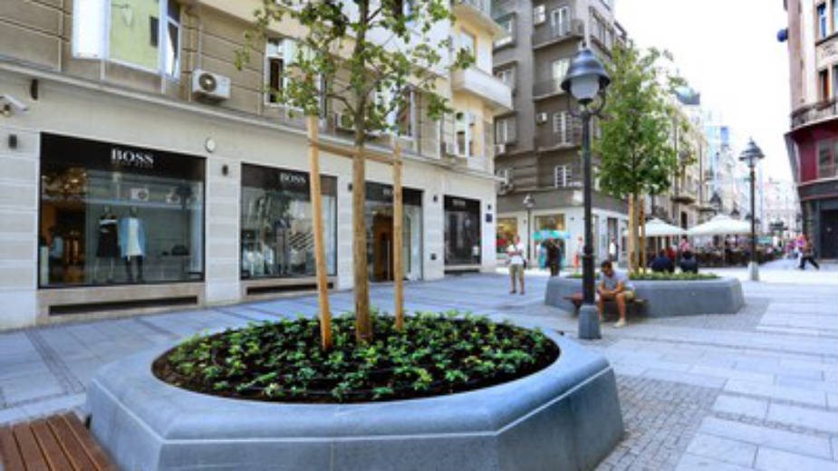 Proširena pešačka zona u Knez Mihailovoj 1