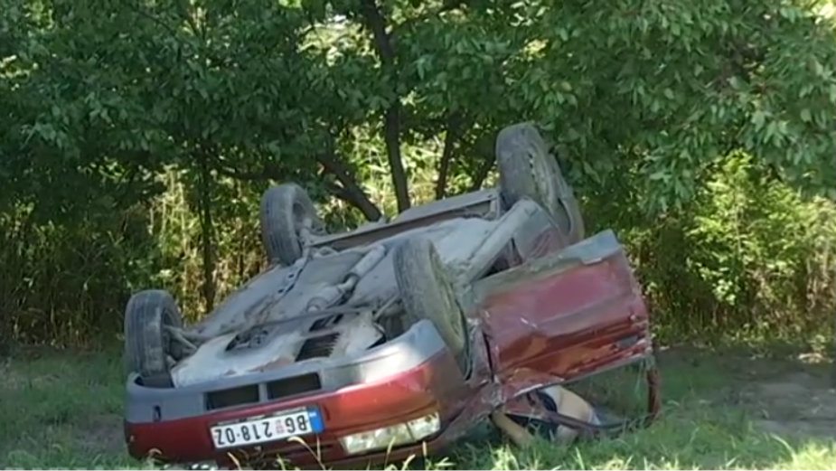 Vozač poginuo na Zrenjaninskom putu, jedno dete povređeno 2 Vozač poginuo na Zrenjaninskom putu, jedno dete povređeno 2
