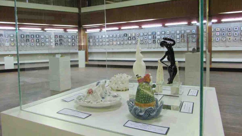 Izložba minijatura sa 600 radova 1 Izložba minijatura sa 600 radova 1